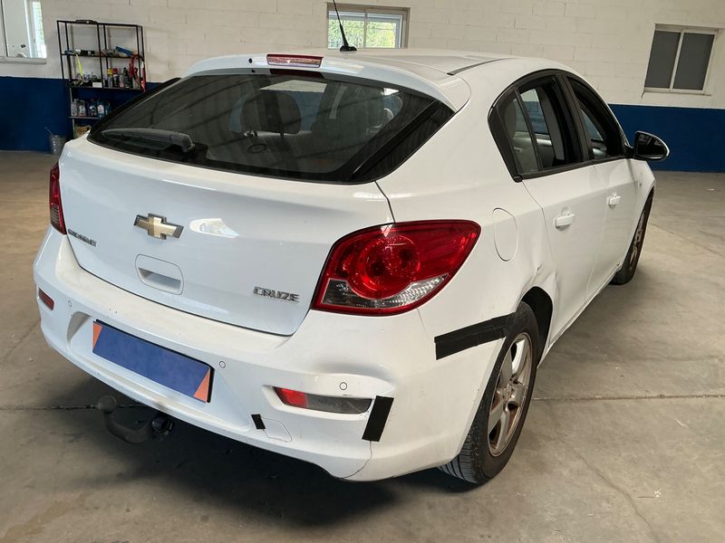 Chevrolet Cruze 1.6 LT — zdjęcie 2