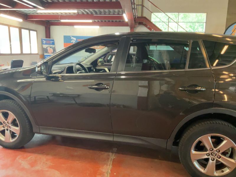 Toyota RAV 4 2.0 D-4D Life 2015 – снимка 4