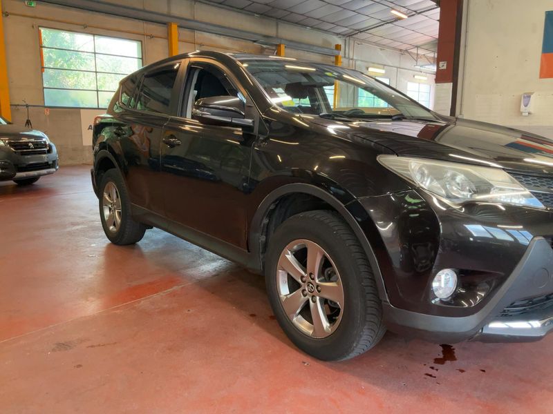 Toyota RAV 4 2.0 D-4D Life 2015 – снимка 12