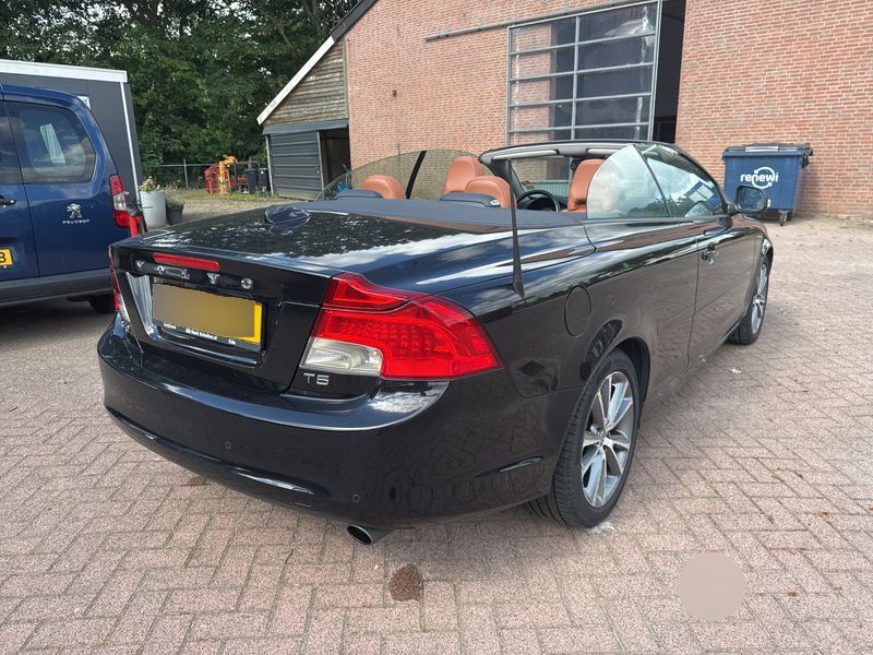 Volvo C70 2.5 T5 Momentum — zdjęcie 18