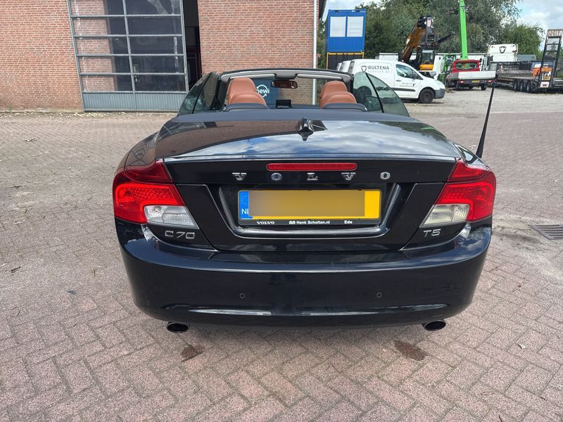 Volvo C70 2.5 T5 Momentum — zdjęcie 17