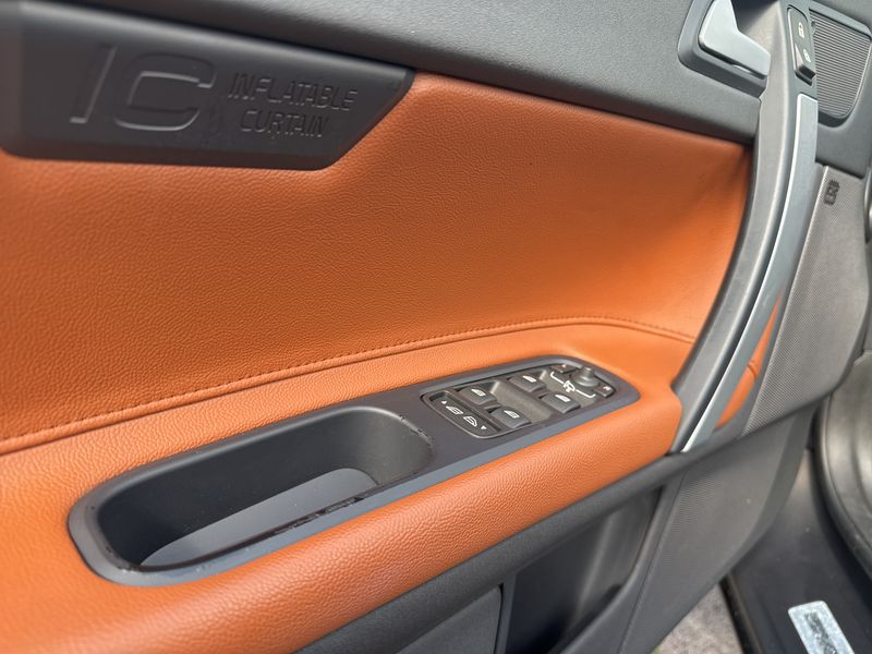 Volvo C70 2.5 T5 Momentum — zdjęcie 23