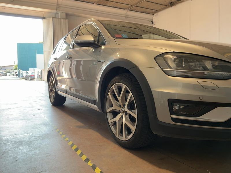 Volkswagen Golf VII 2.0 TDI 4Motion BlueMotion Tech 2015 – снимка 12