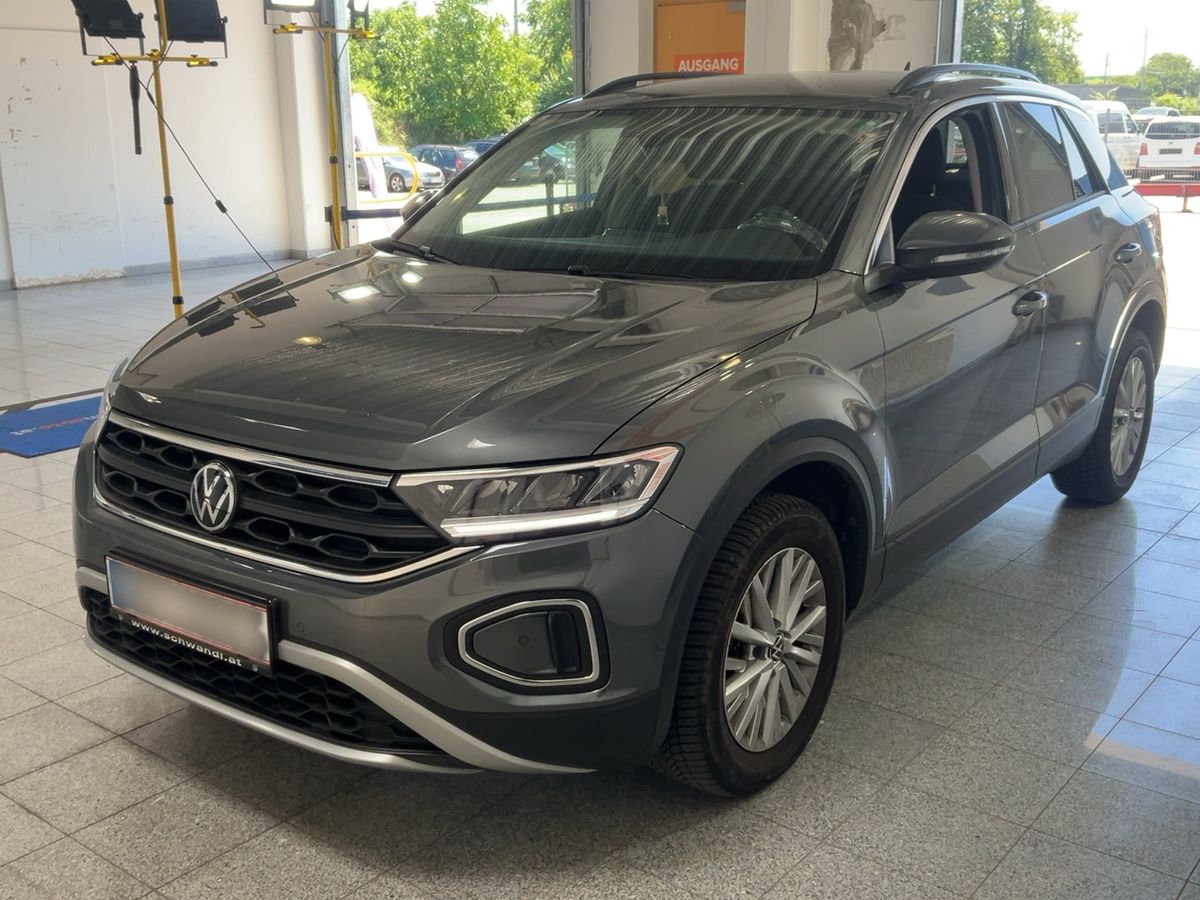 Volkswagen T-Roc 2022 — photo 1
