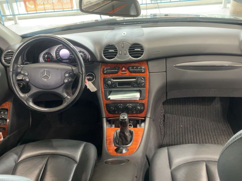 Mercedes-Benz CLK-Klasse CLK 240 Elegance — zdjęcie 12