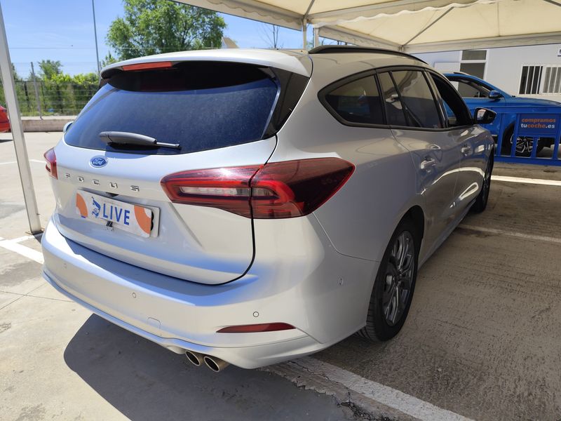 Ford Focus 1.0 EcoBoost Mild-Hybrid ST-Line — zdjęcie 5