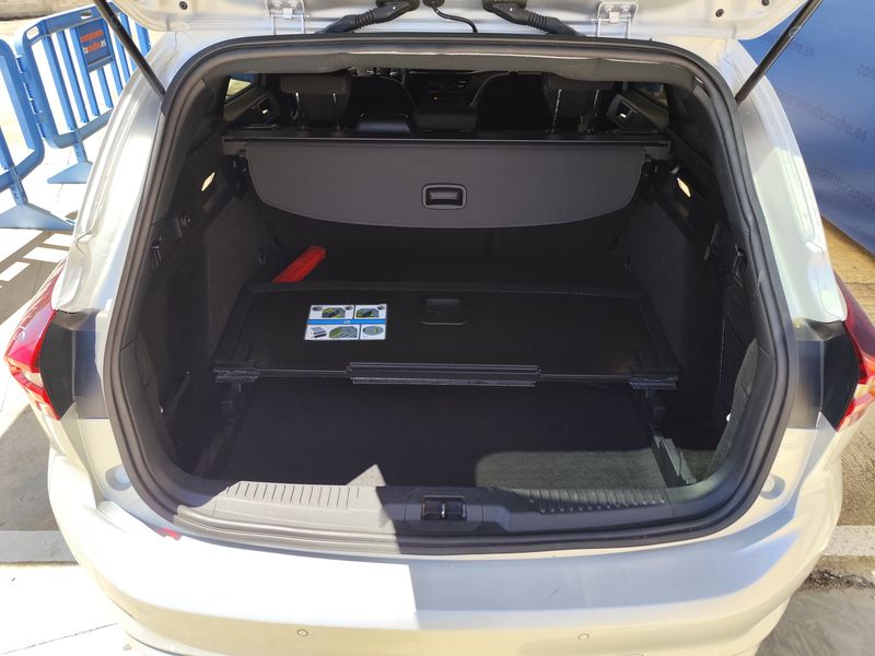 Ford Focus 1.0 EcoBoost Mild-Hybrid ST-Line — zdjęcie 9