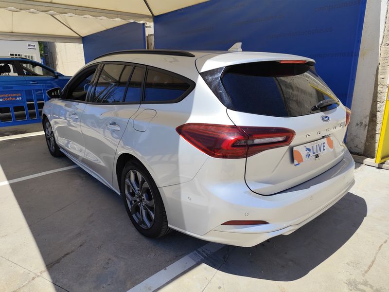 Ford Focus 1.0 EcoBoost Mild-Hybrid ST-Line — zdjęcie 3