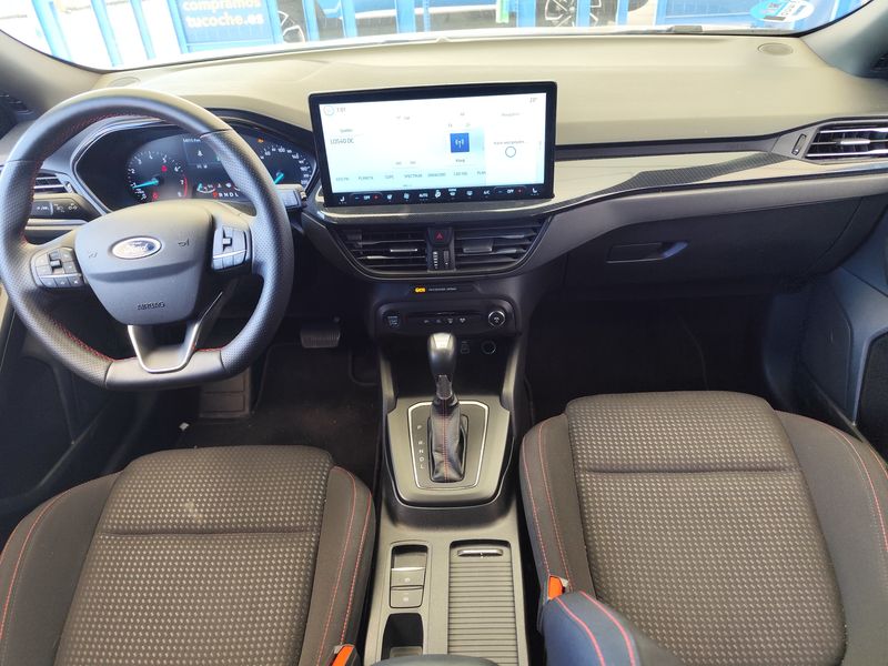 Ford Focus 1.0 EcoBoost Mild-Hybrid ST-Line — zdjęcie 11