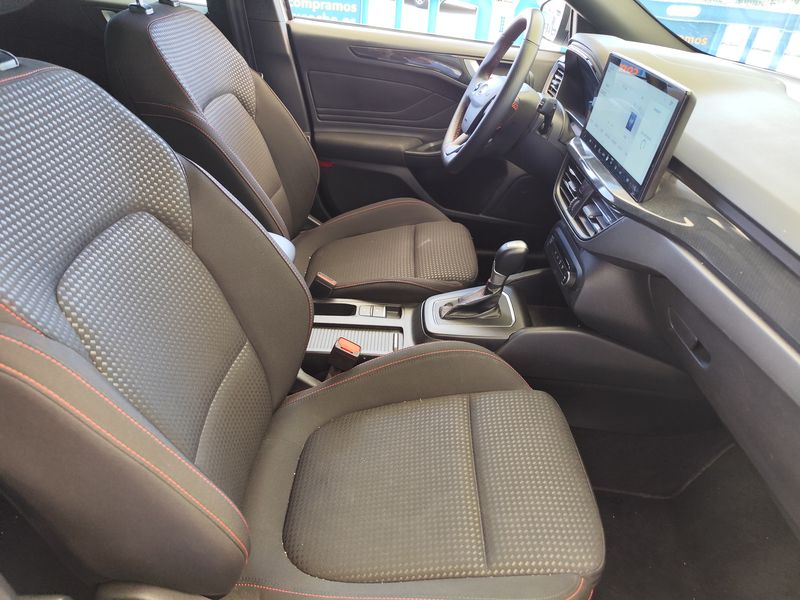 Ford Focus 1.0 EcoBoost Mild-Hybrid ST-Line — zdjęcie 10