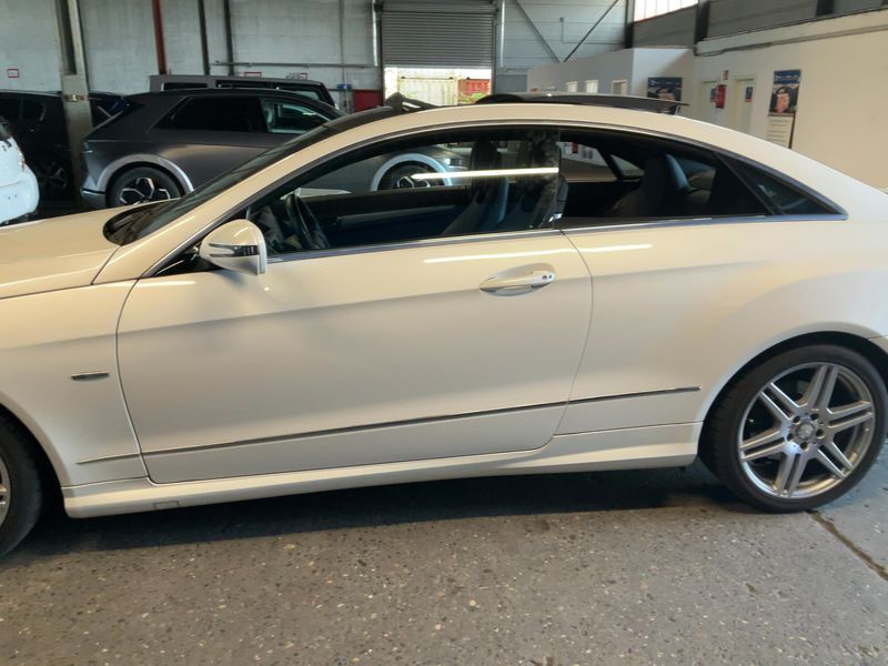 Mercedes-Benz E-Klasse E 350 CGI BlueEfficiency Avantgarde — zdjęcie 4