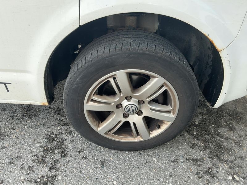 Volkswagen T5 Kombi 2.0 TDI 2012 – снимка 11