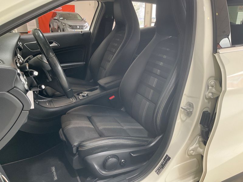 Mercedes-Benz GLA-Klasse GLA 220 d 4Matic Urban 2017 – снимка 27