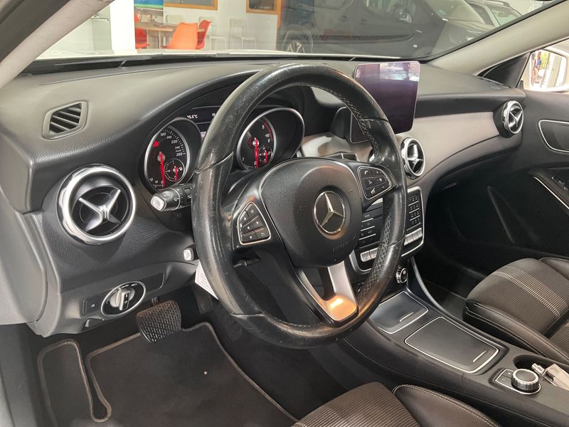 Mercedes-Benz GLA-Klasse GLA 220 d 4Matic Urban 2017 – снимка 28