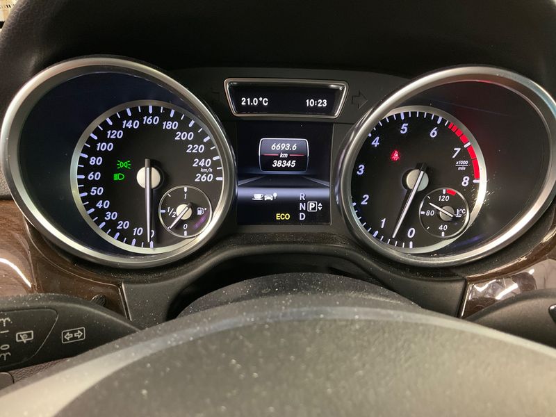 Mercedes-Benz M-Klasse ML 350 BlueEfficiency — zdjęcie 13