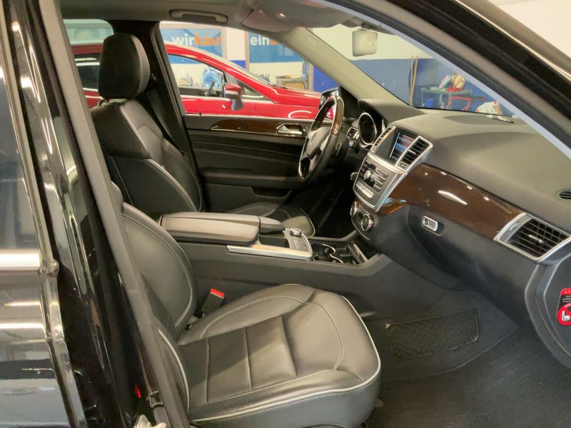 Mercedes-Benz M-Klasse ML 350 BlueEfficiency — zdjęcie 11