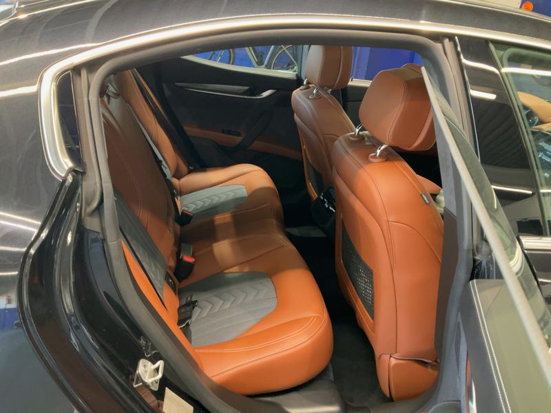 Maserati Ghibli 3.0 V6 TwinTurbo Gran Lusso S Q4 — zdjęcie 14