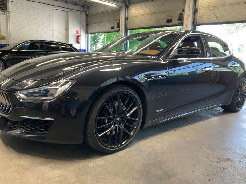 Maserati Ghibli 3.0 V6 TwinTurbo Gran Lusso S Q4 — zdjęcie 2