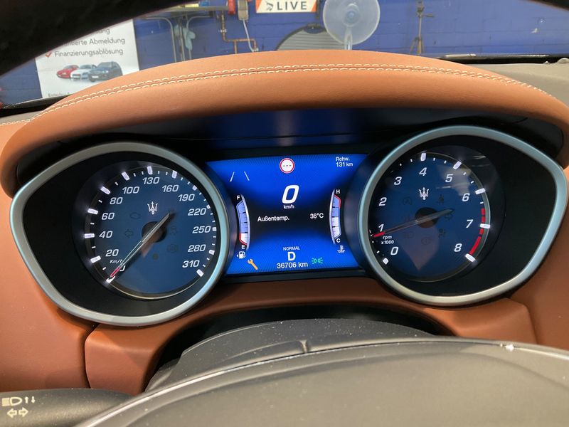 Maserati Ghibli 3.0 V6 TwinTurbo Gran Lusso S Q4 — zdjęcie 13