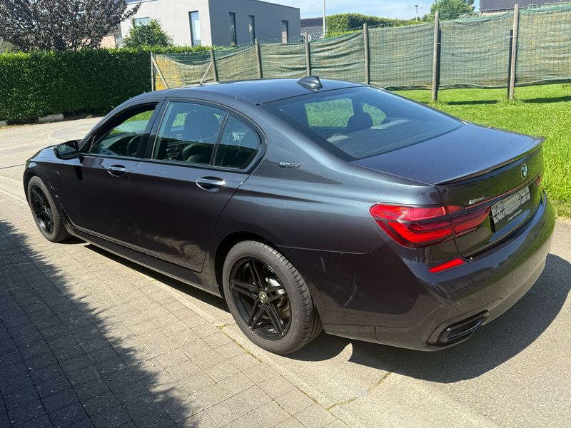 BMW 7er 740e IPerformance — zdjęcie 3