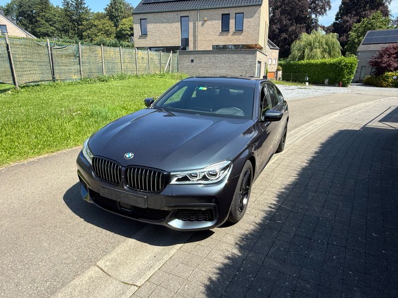 BMW 7er 740e IPerformance — zdjęcie 20