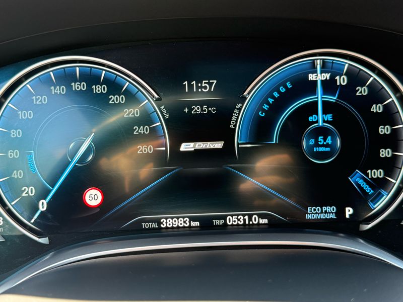 BMW 7er 740e IPerformance — zdjęcie 12
