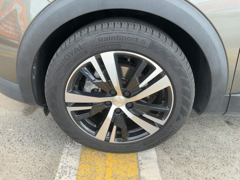 Peugeot 3008 1.5 Blue-HDi Allure 2018 – снимка 3