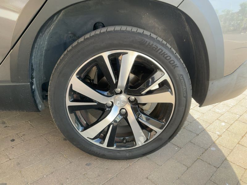 Peugeot 2008 1.5 Blue-HDi Allure 2018 – снимка 5