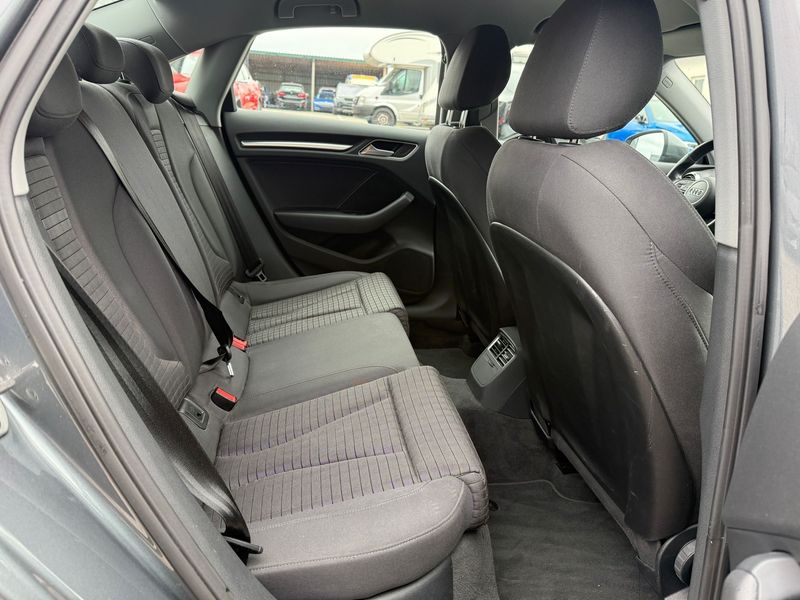 Audi A3 Limousine 35 TFSI Sport — zdjęcie 13