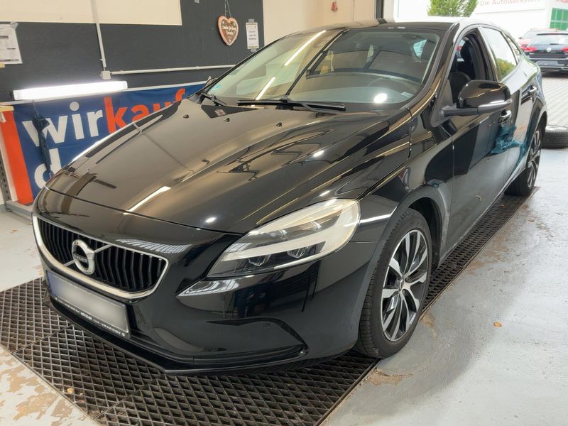 2018 Volvo V40