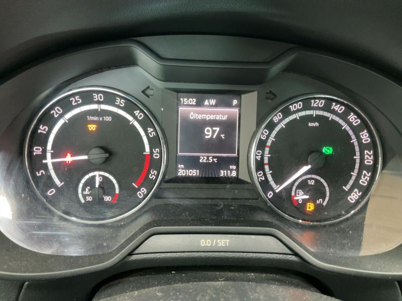 Skoda Octavia 2.0 TDI RS — zdjęcie 13