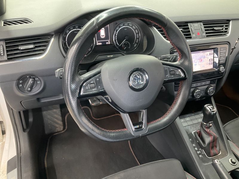 Skoda Octavia 2.0 TDI RS 2015 – снимка 29