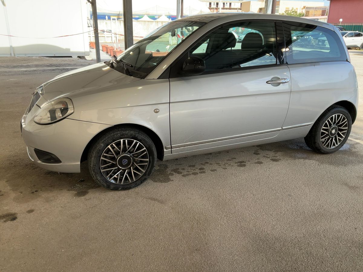 Lancia Ypsilon 1.3 JTD Multijet Diva