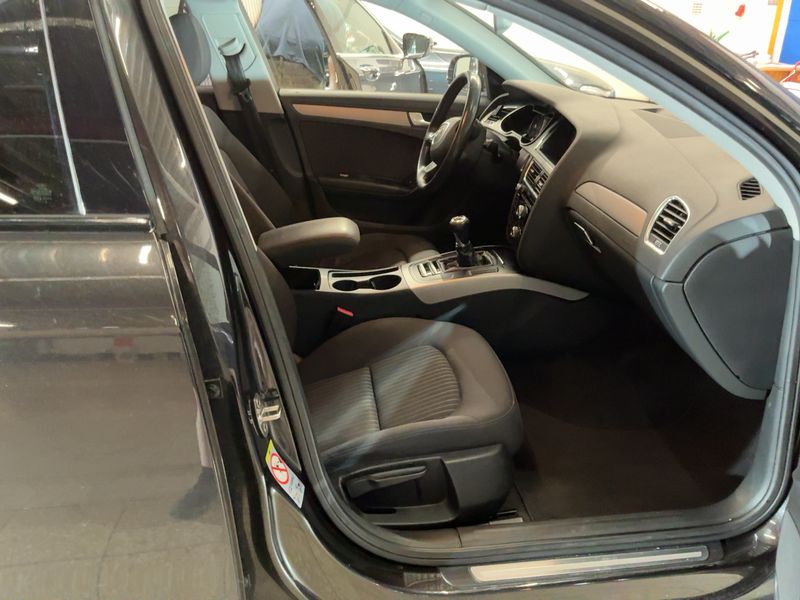 Audi A4 2.0 TDI Ambiente 2013 – снимка 17