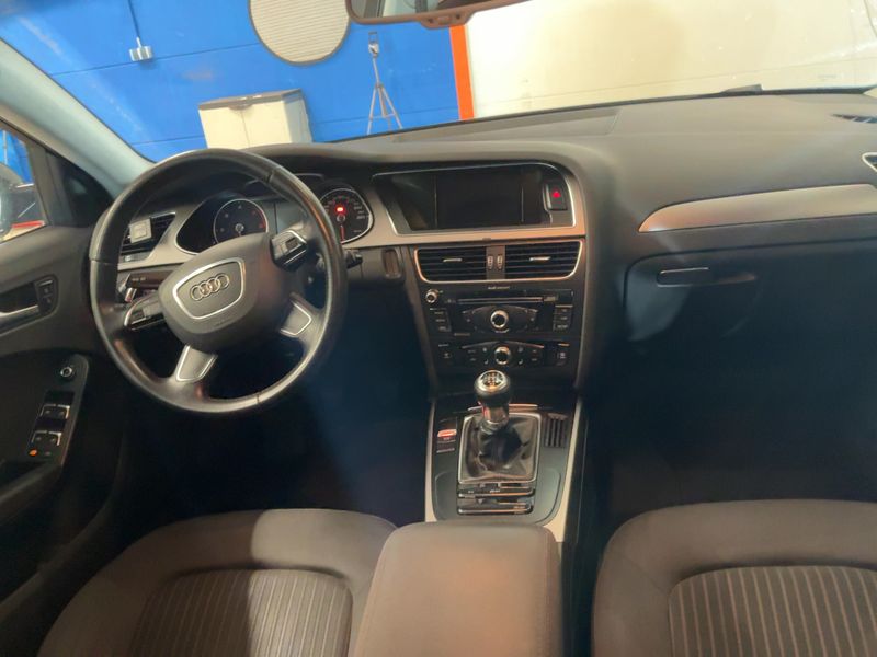Audi A4 2.0 TDI Ambiente 2013 – снимка 18
