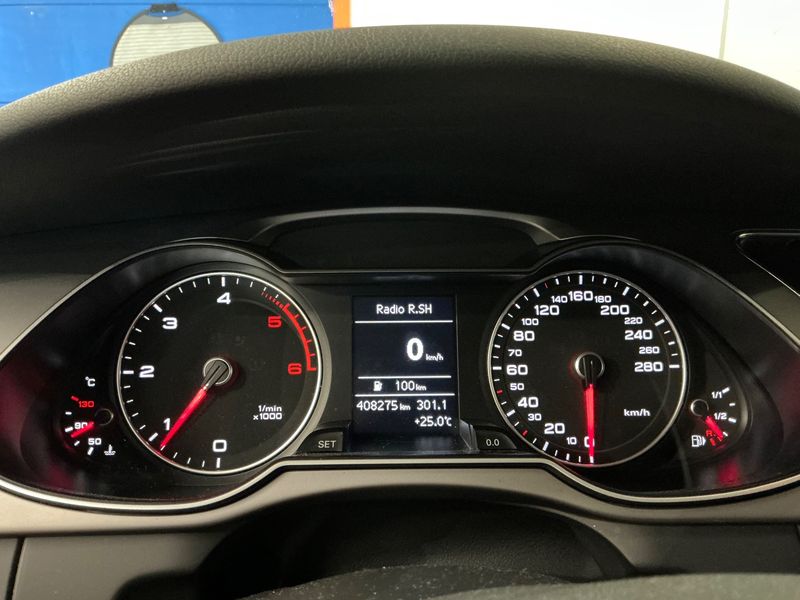 Audi A4 2.0 TDI Ambiente 2013 – снимка 19