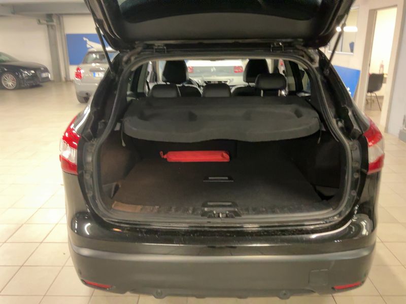 Nissan Qashqai 1.2 Tekna — zdjęcie 10