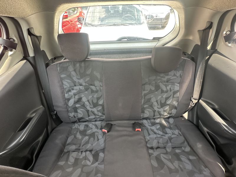 Suzuki Alto 1.0 L — zdjęcie 12
