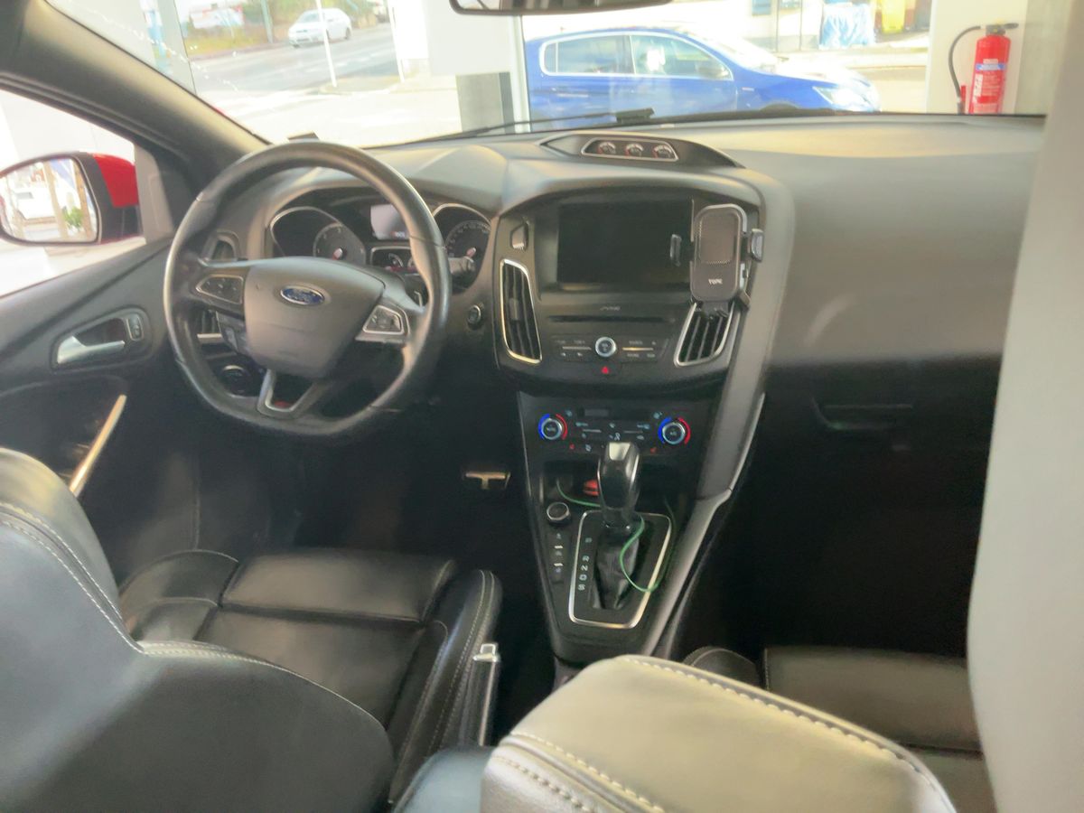Ford Focus 2016 — photo 19