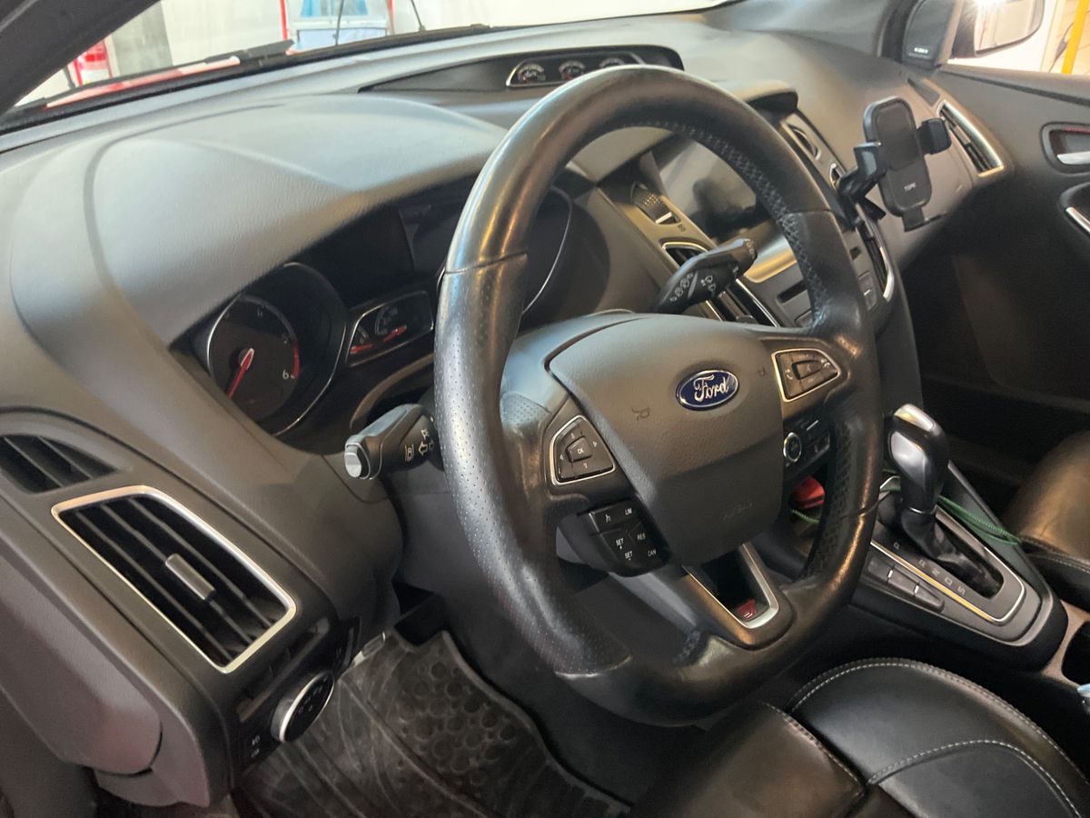 Ford Focus 2016 — photo 33