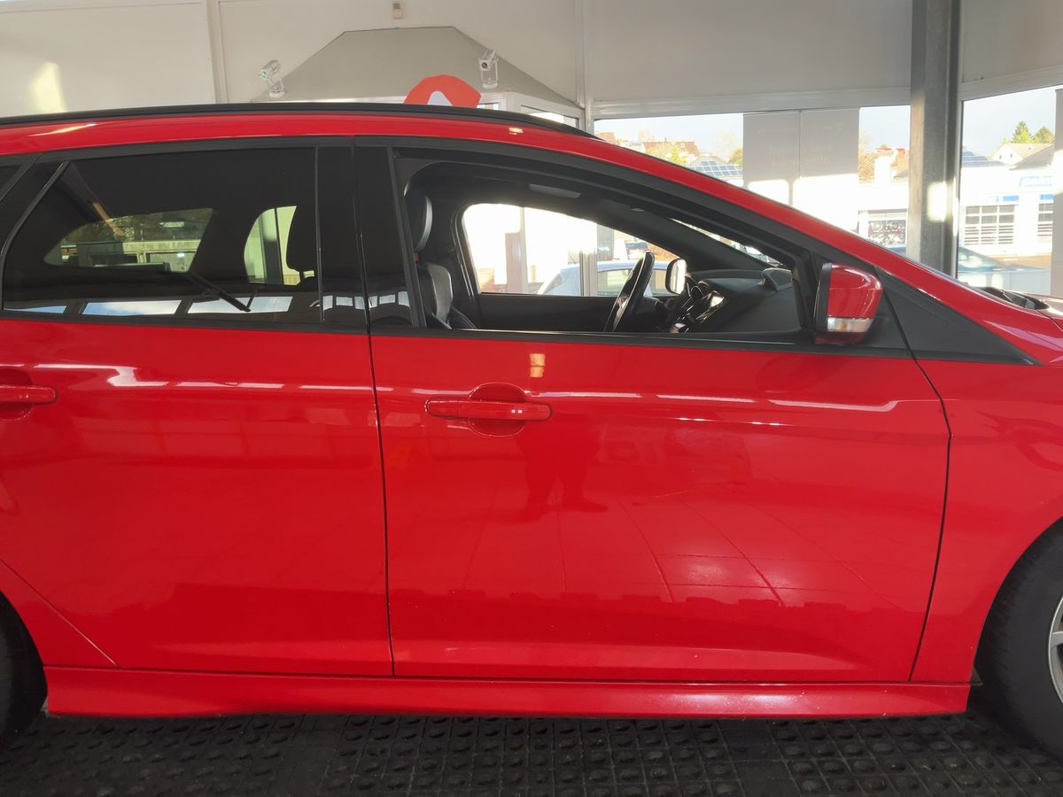 Ford Focus 2016 — photo 11