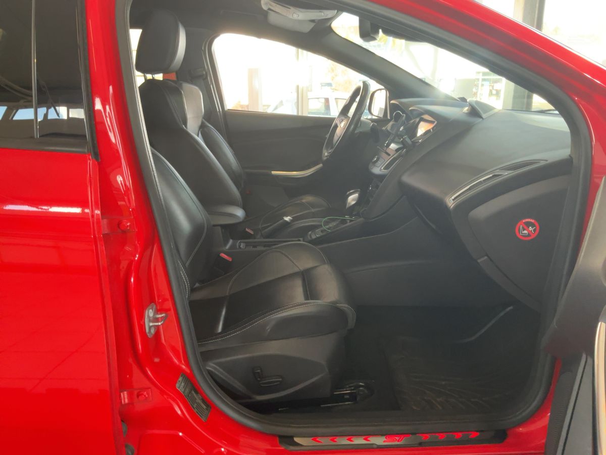 Ford Focus 2016 — photo 18