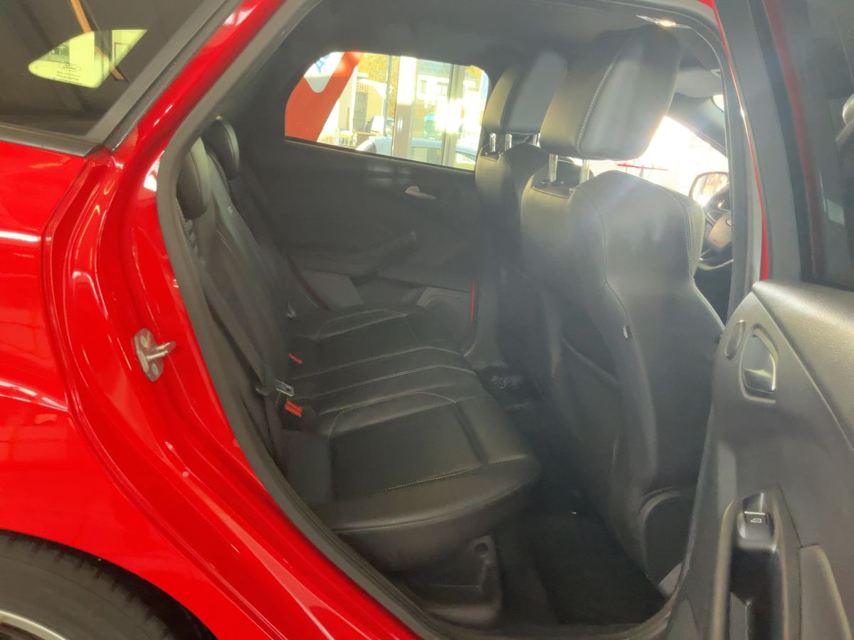 Ford Focus 2016 — photo 21