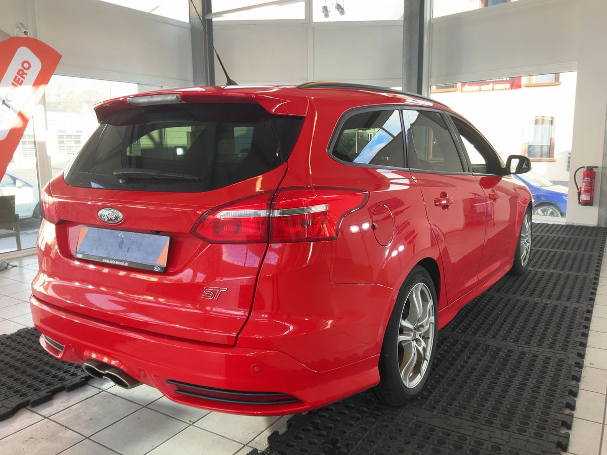 Ford Focus 2016 — photo 9