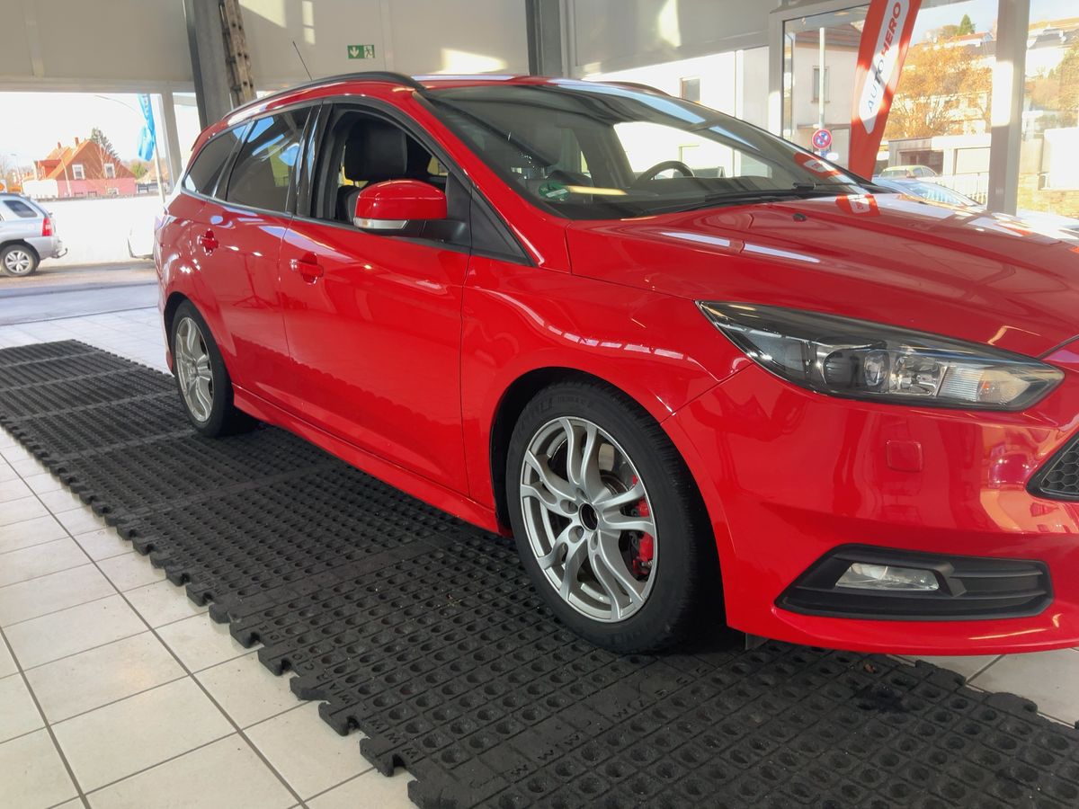 Ford Focus 2016 — photo 13