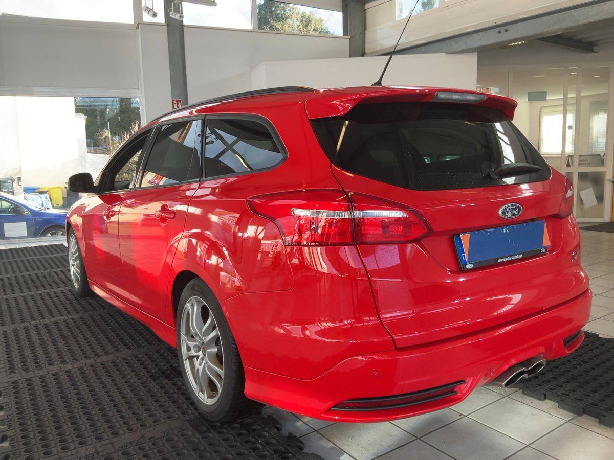 Ford Focus 2016 — photo 7