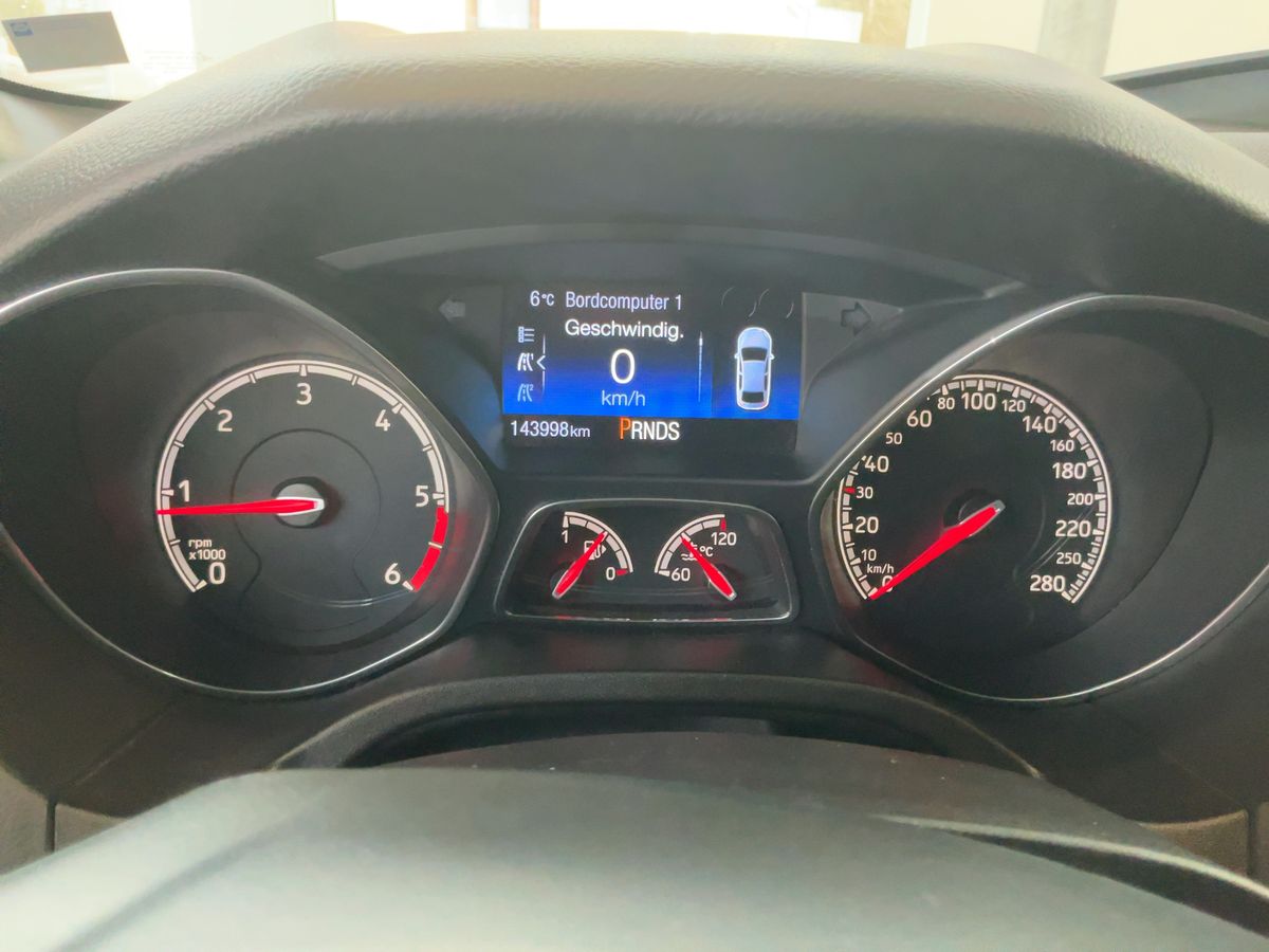 Ford Focus 2016 — photo 20