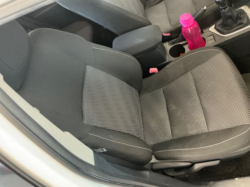 Toyota Auris 1.6 START Edition 2013 – снимка 26