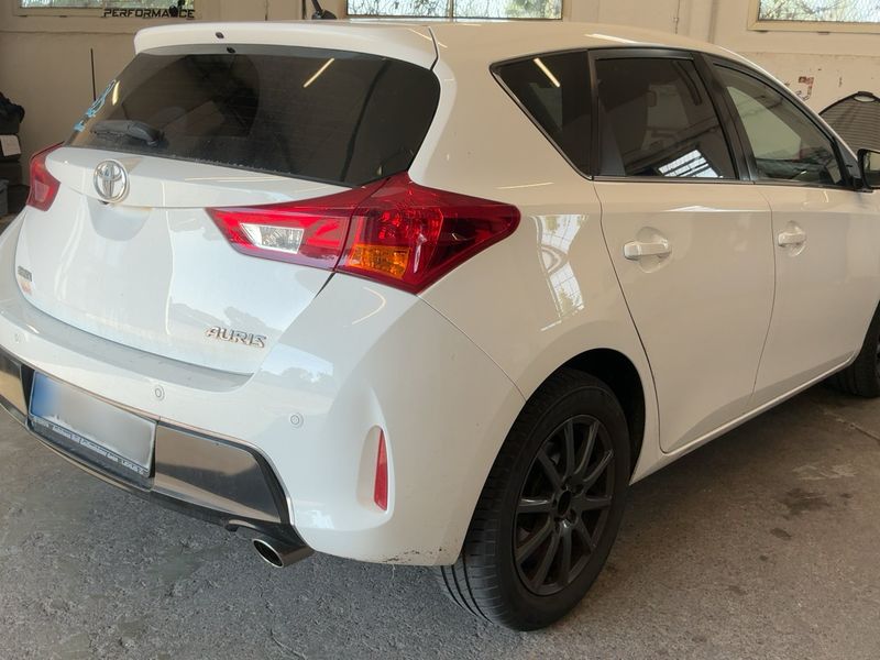 Toyota Auris 1.6 START Edition 2013 – снимка 8