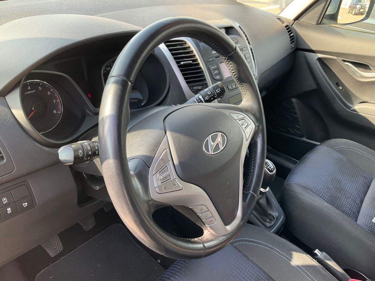 Hyundai ix20 2018 — photo 36